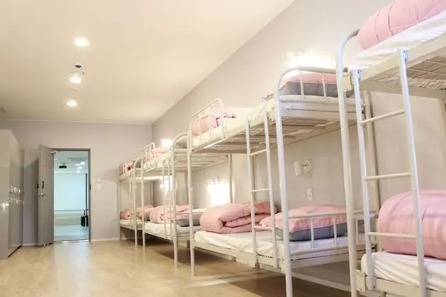 Ortak Ranzalı Oda, Sadece kadınlar için