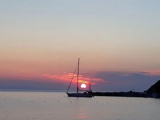 Deluxe Tek Büyük Yataklı Oda, Balkon, Deniz Manzaralı