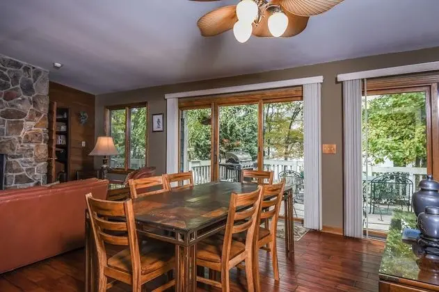Ev, Birden Çok Yatak, Sıcak Su Havuzu