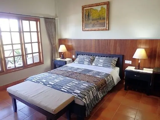 Deluxe Tek Büyük Yataklı Oda, Balkon, Kısmi Deniz Manzarası