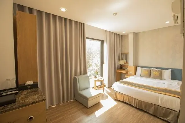 Deluxe Tek Büyük Yataklı Oda (with Window)