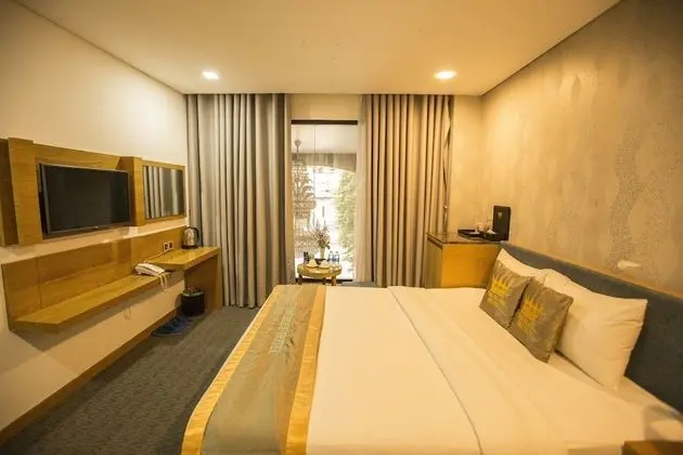 Deluxe Tek Büyük Yataklı Oda (with Window)