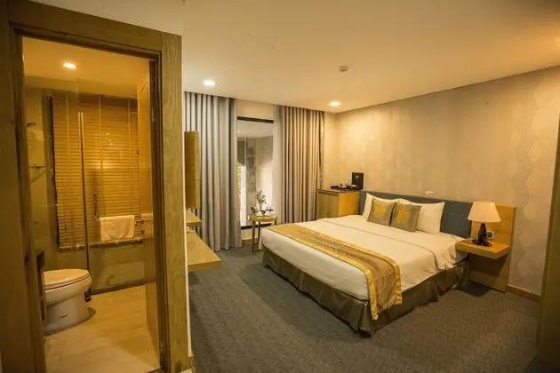 Deluxe Tek Büyük Yataklı Oda (with Window)