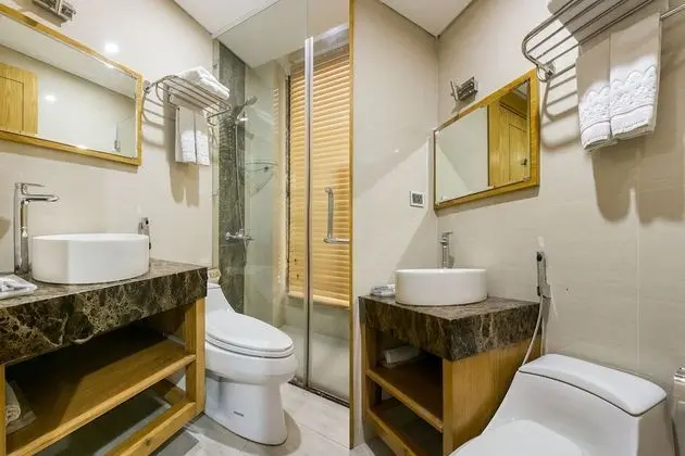 Deluxe Tek Büyük Yataklı Oda (with Window)