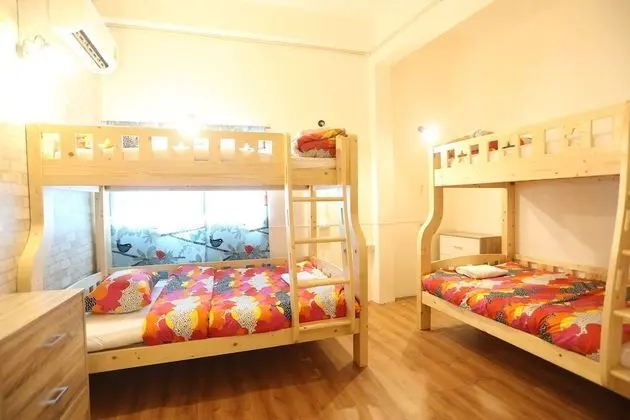 Room with 4 Bunk Beds
