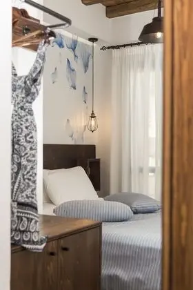 DAMA SUITE