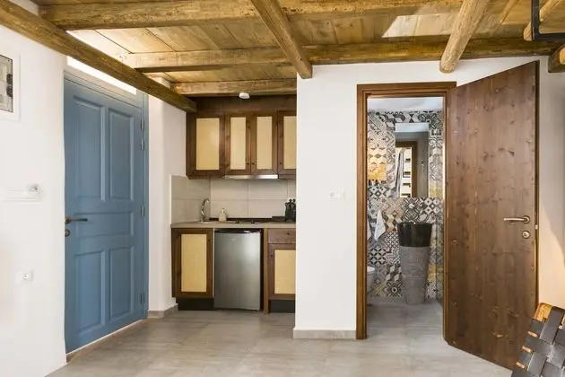 MOSAIC LOFT SUITE