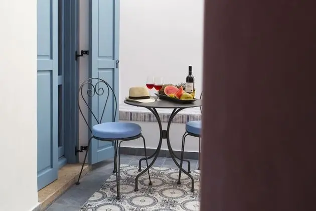 MOSAIC LOFT SUITE