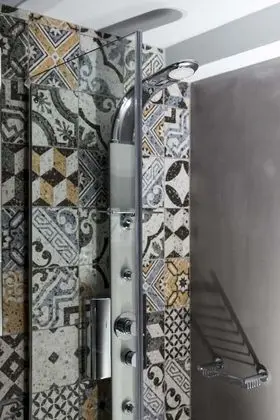 MOSAIC LOFT SUITE
