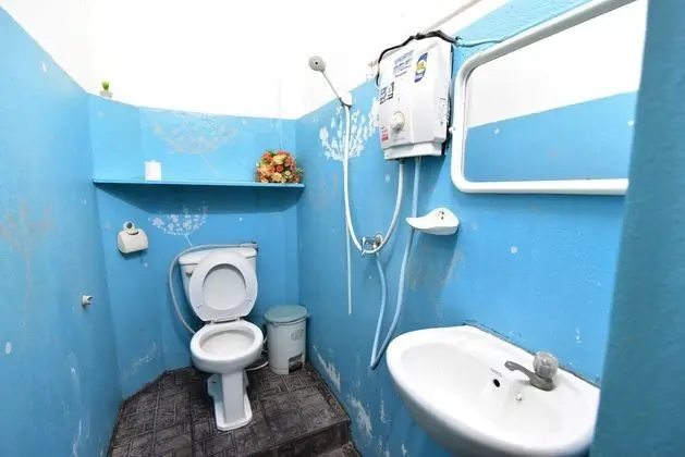 Single Room with Shared Bathroom
