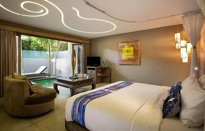 One Bedroom suite with private pool