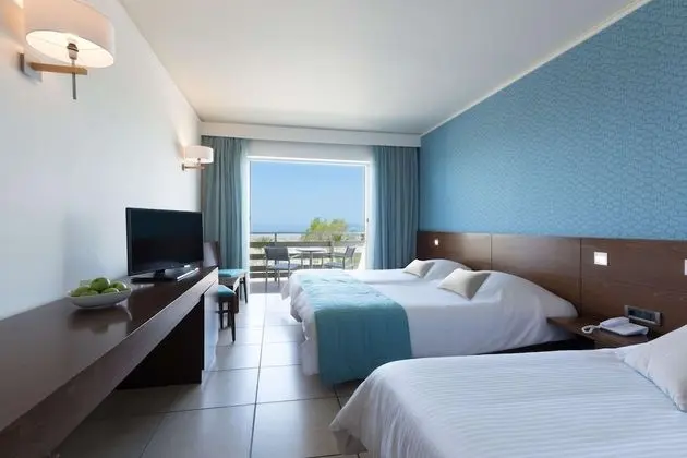 Standard, Limited sea view