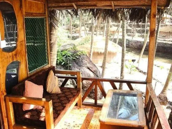 Standard Kır Evi, 1 En Büyük (King) Boy Yatak, Sigara İçilebilir, Lagün Manzaralı