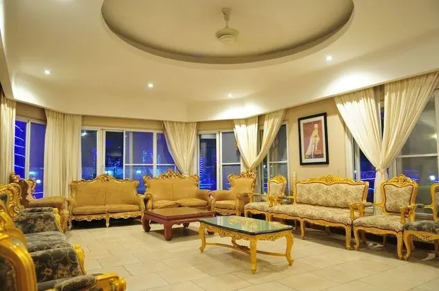 Deluxe 6-Bedroom Villa