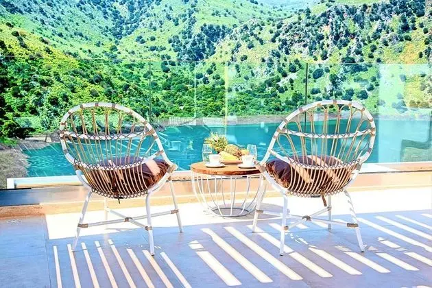 Villa, 3 Yatak Odası, Kişiye Özel Havuzlu, Göl Manzaralı