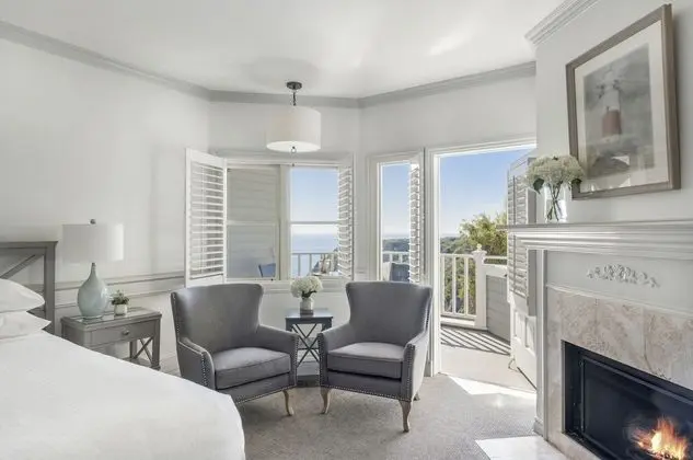 Pacific Edge King with Balcony