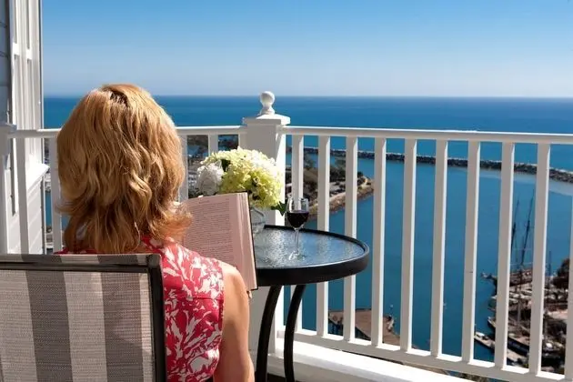Pacific Edge King with Balcony