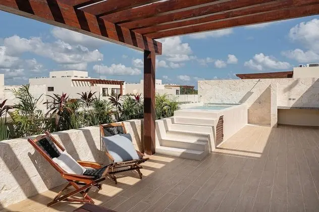 Superior Çatı Katı Süiti (Penthouse), 2 Yatak Odası, Havuz Manzaralı