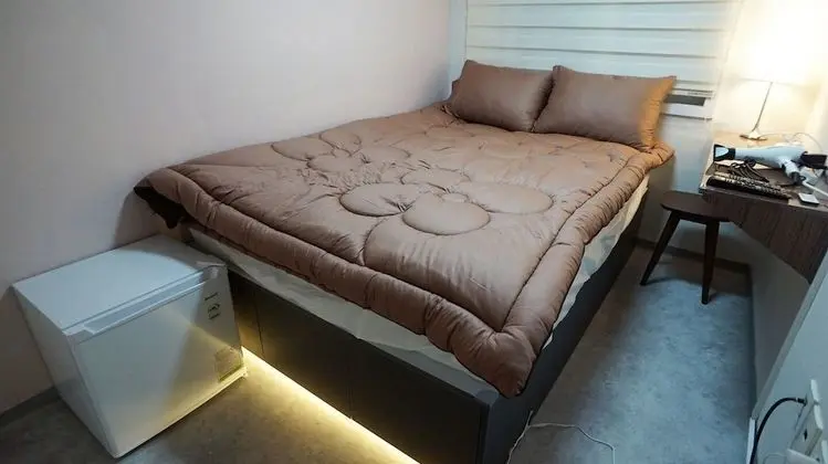 Standard Tek Büyük Yataklı Oda