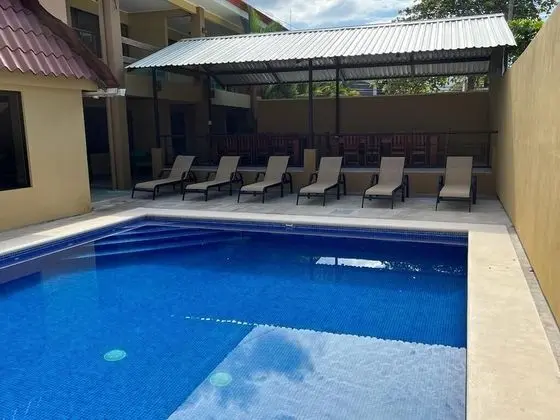 Deluxe Tek Büyük Yataklı Oda, 2 Çift Kişilik Yatak, Havuz Kullanımı