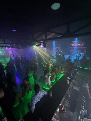 Premium Tek Büyük Yataklı Oda, 2 Büyük (Queen) Boy Yatak, Veranda, Havuz Manzaralı