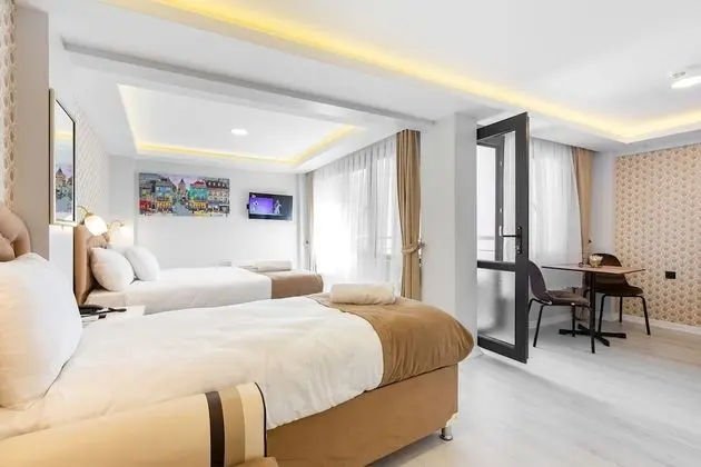 Junior Studio Suite, Multiple Beds, Non Smoking, Sea View