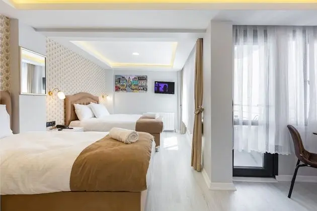 Junior Studio Suite, Multiple Beds, Non Smoking, Sea View