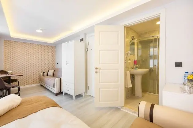 Junior Studio Suite, Multiple Beds, Non Smoking, Sea View