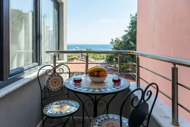 Junior Studio Suite, Multiple Beds, Non Smoking, Sea View