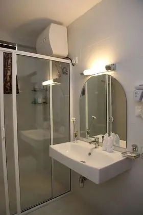 Deluxe Tek Büyük Yataklı Oda, 1 Çift Kişilik Yatak, Özel Banyo, Dağ Manzaralı