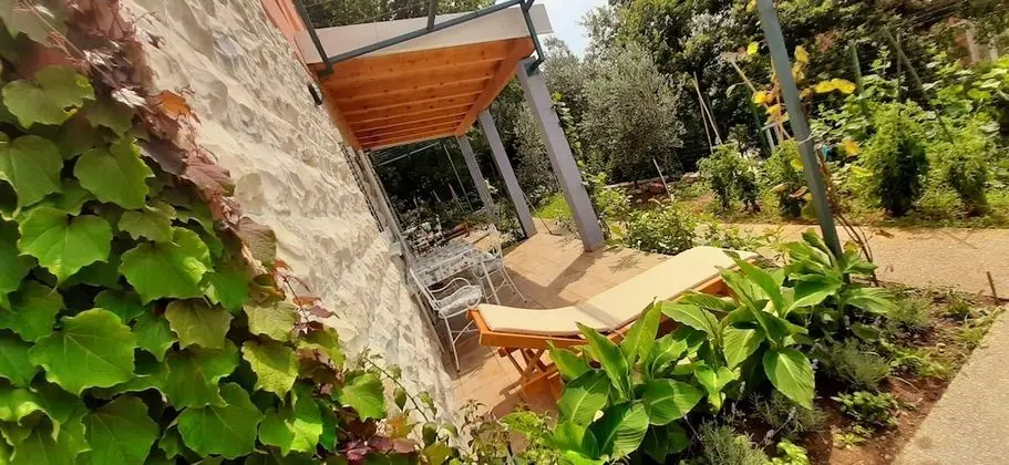 Economy Stüdyo, Kısmi Deniz Manzaralı