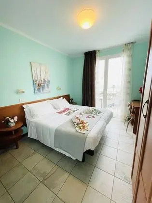 Tek Büyük veya İki Ayrı Yataklı Oda
