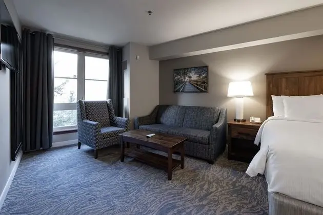 Stüdyo Süit, 1 Büyük (Queen) Boy Yatak ve Çekyat, Küçük Mutfak (Village Suites)