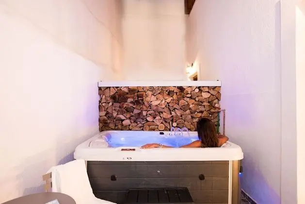 Deluxe Stüdyo (Estrella)