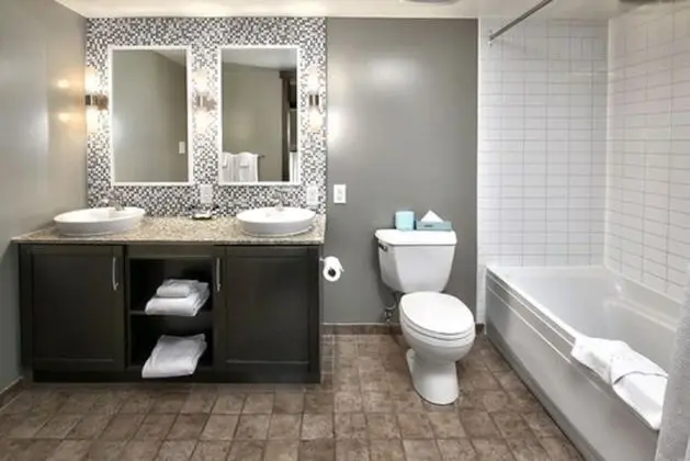 Mosaic One Bedroom with Den