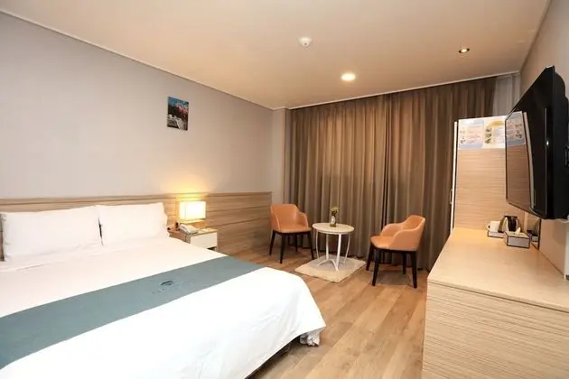 Deluxe Double Room, Mountain and Ocean View (Ilchulbong View, 2 paxs rate only, Maximum 2 paxs)