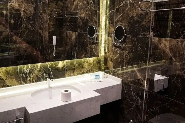 Deluxe Oda, 1 En Büyük (King) Boy Yatak, Deniz Manzaralı
