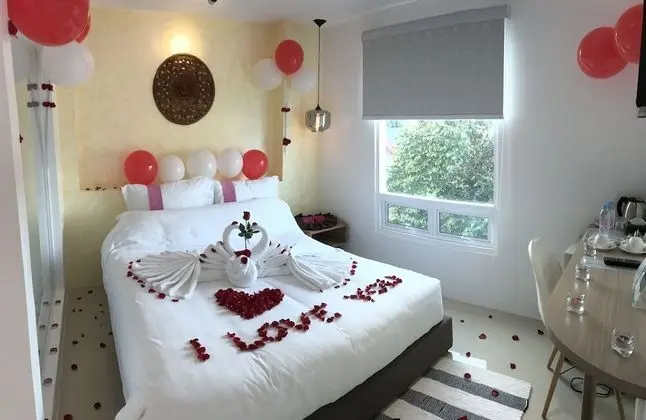 Deluxe Tek Büyük Yataklı Oda