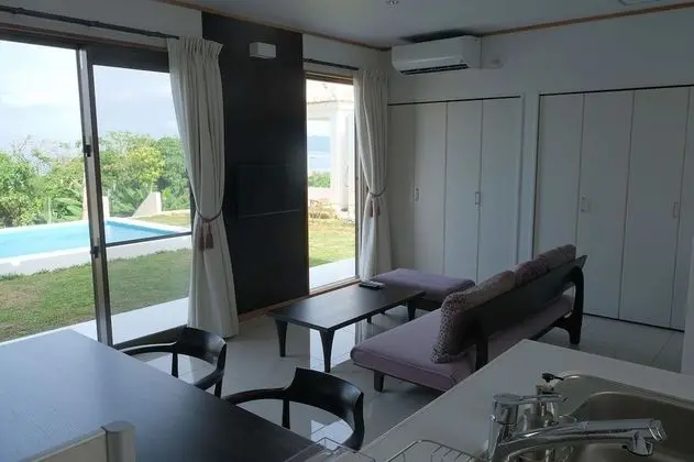 Luxury Villa (Ryukyu-glass)
