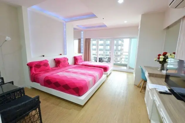Studio with Balcony