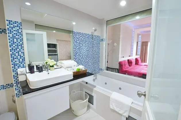 Studio with Balcony