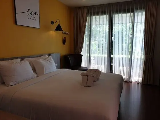 Deluxe Room with Pool View