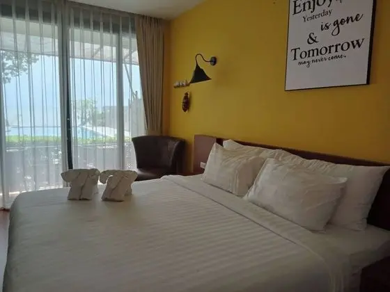 Deluxe Room with Pool View