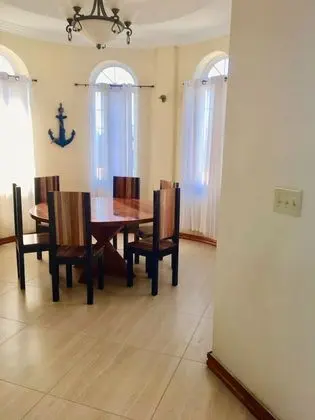 Panoramic Ev, 4 Yatak Odası, Plaj Manzaralı, Denize Sıfır