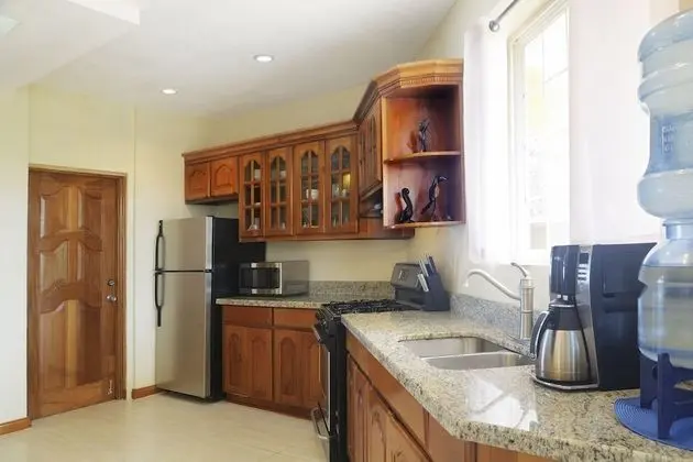 Panoramic Ev, 4 Yatak Odası, Plaj Manzaralı, Denize Sıfır