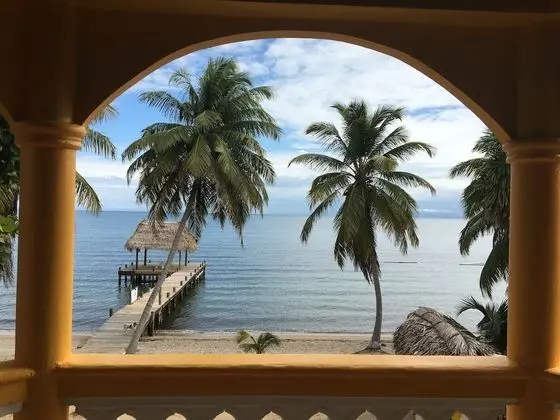 Panoramic Ev, 4 Yatak Odası, Plaj Manzaralı, Denize Sıfır