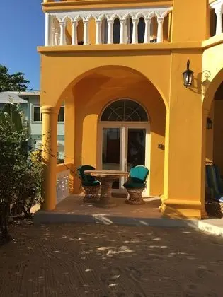 Panoramic Ev, 4 Yatak Odası, Plaj Manzaralı, Denize Sıfır