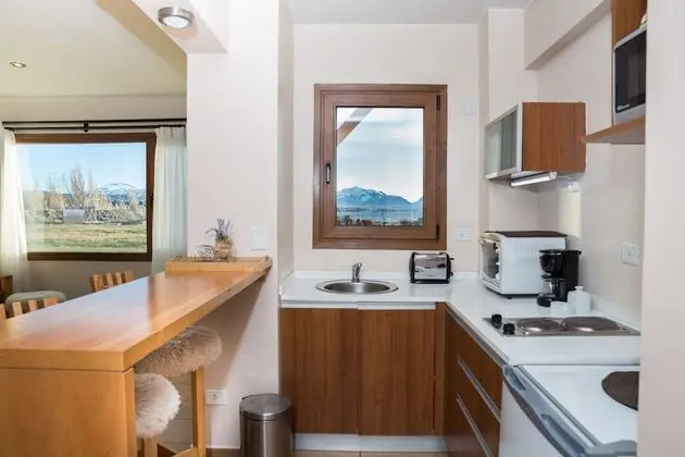 Family Apart Daire, Göl Manzaralı