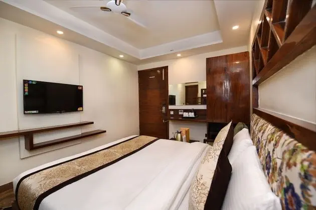 Deluxe Tek Büyük Yataklı Oda