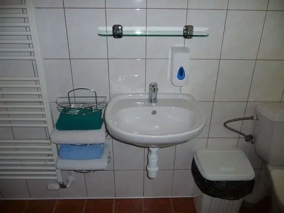 Dört Kişilik Oda, Tepe Manzaralı